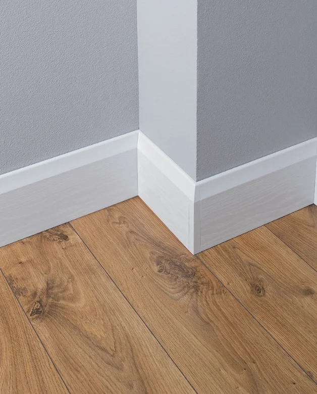 Expert skirting board fitting Dubai