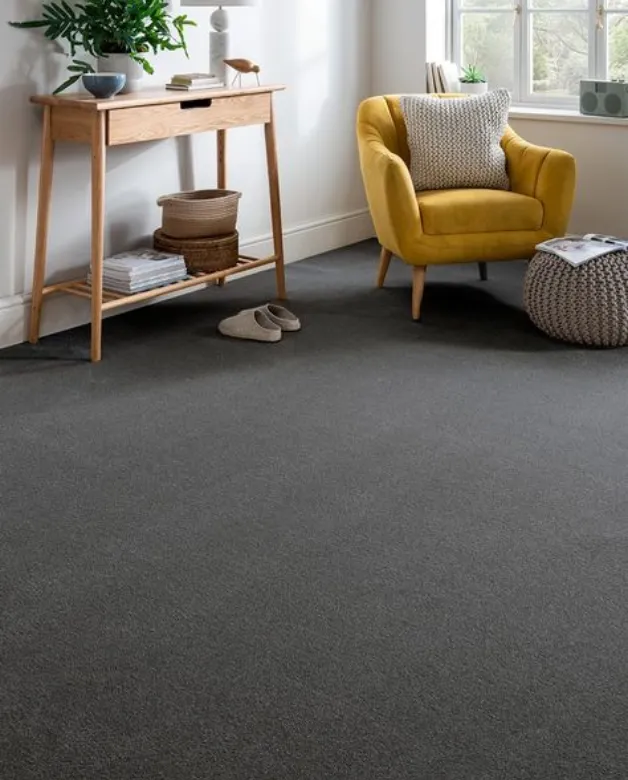 Plain grey carpet Dubai modern flooring